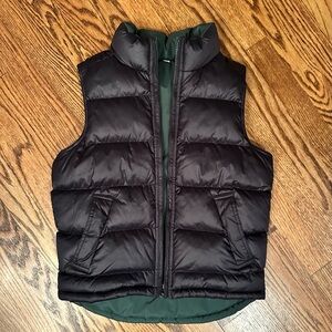 Gap reversible puffer vest, boy’s size Medium (8)